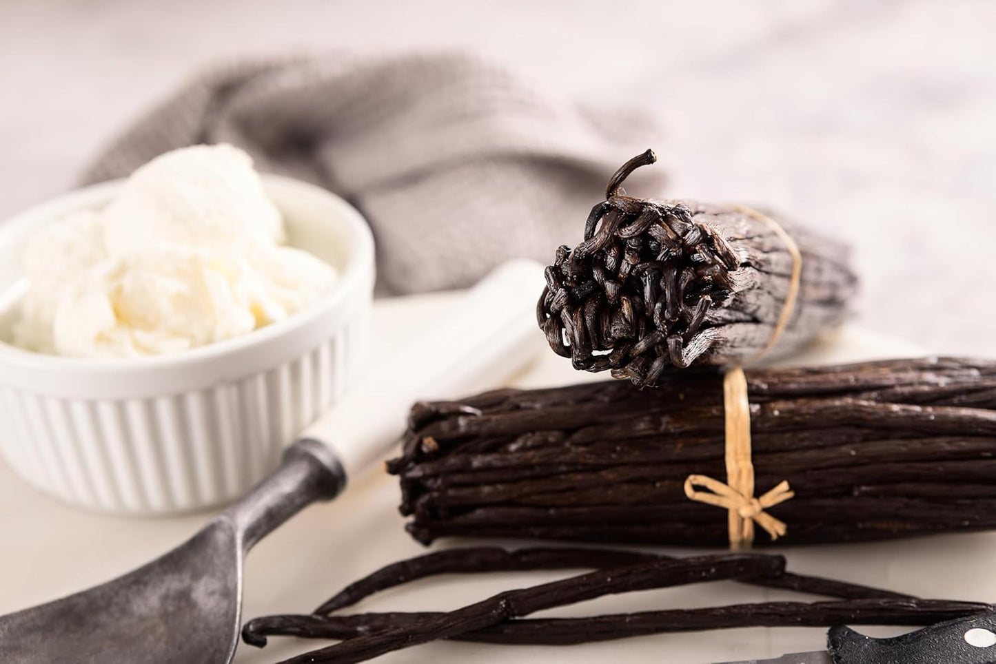 1/2 LB Organic Madagascar Vanilla Beans - Whole Extract Grade B Pods for Baking, Homemade Extract, Brewing, Coffee, Cooking - 8 Ounces