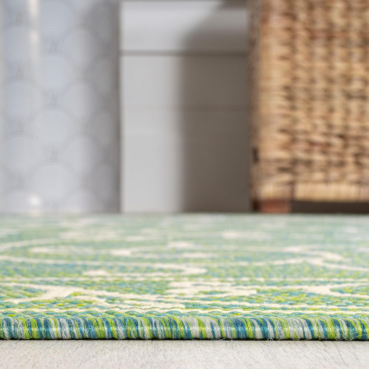 JONATHAN Y SMB106K-5 Charleston Vintage Filigree Textured Weave Indoor Outdoor Area Rug, Classic Traditional Easy-Cleaning,Bedroom,Kitchen,Backyard,Patio,Non Shedding, 5 X 8, Green/Ivory
