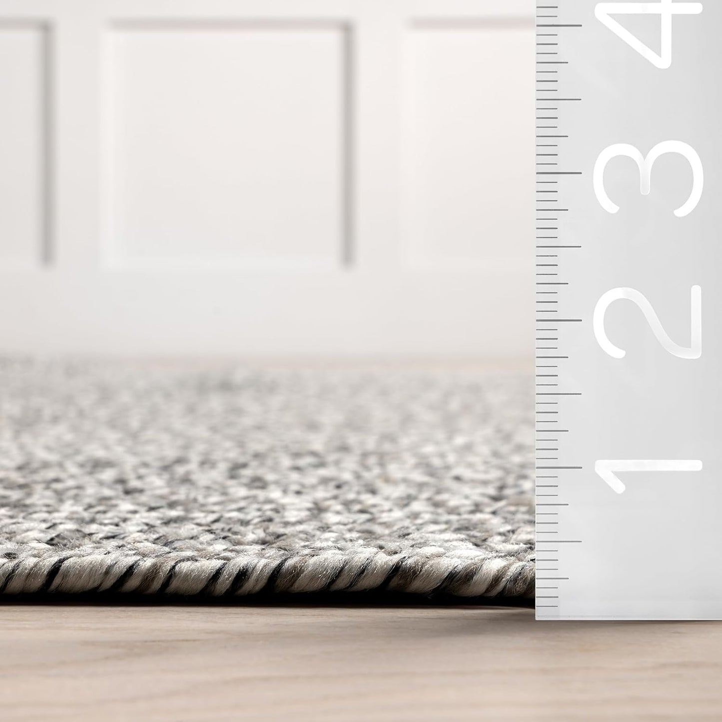 nuLOOM Oval 4' x 6' Solid Hand Braided Indoor/Outdoor Area Rug, Pet-Friendly, High Traffic, Weather Resistant, for Patio, Balcony, Bedroom, Living, Dining Room, Wynn Salt and Pepper