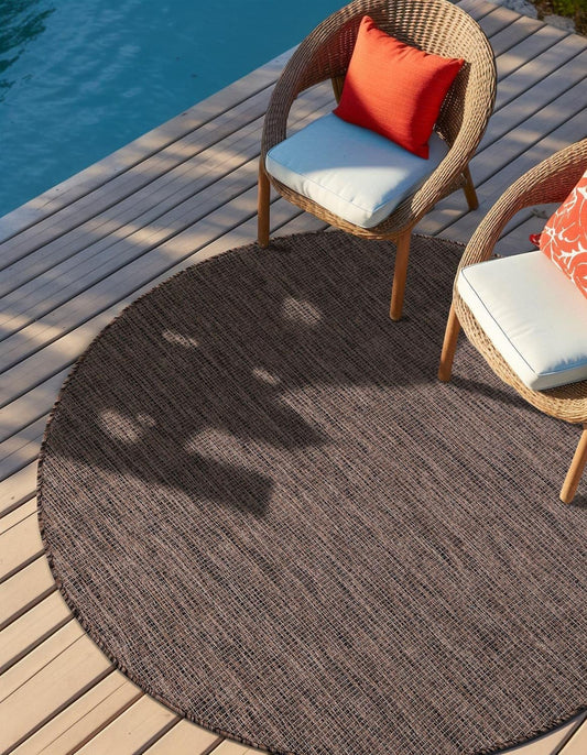 Unique Loom Outdoor Solid Collection Area Rug (6' 1" Round Light Brown/Ivory)