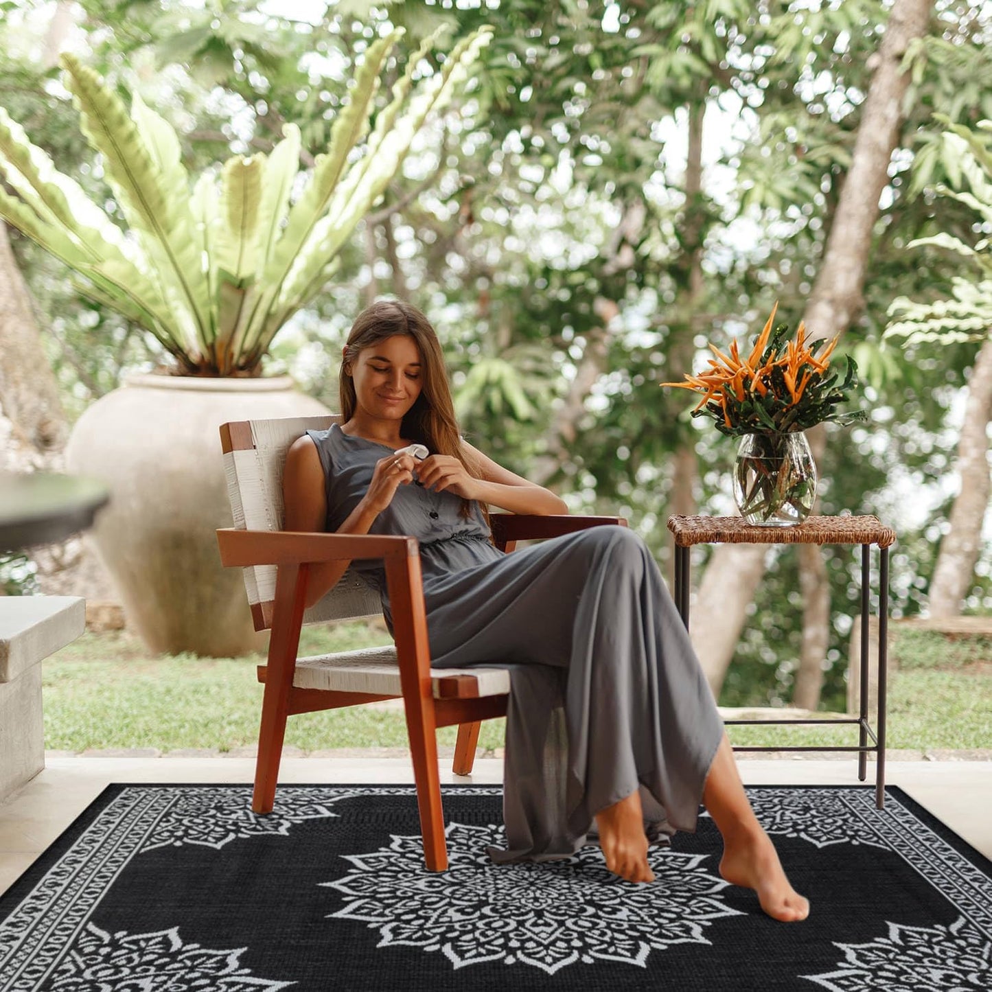 CAMILSON Indoor Outdoor Rug, 10x14 Medallion Black White Modern Area Rugs for Large Indoor and Outdoor Patios, Kitchen and Hallway Mats, Washable Porch Deck Outside Carpet (Medallion Black, 10 x 14)