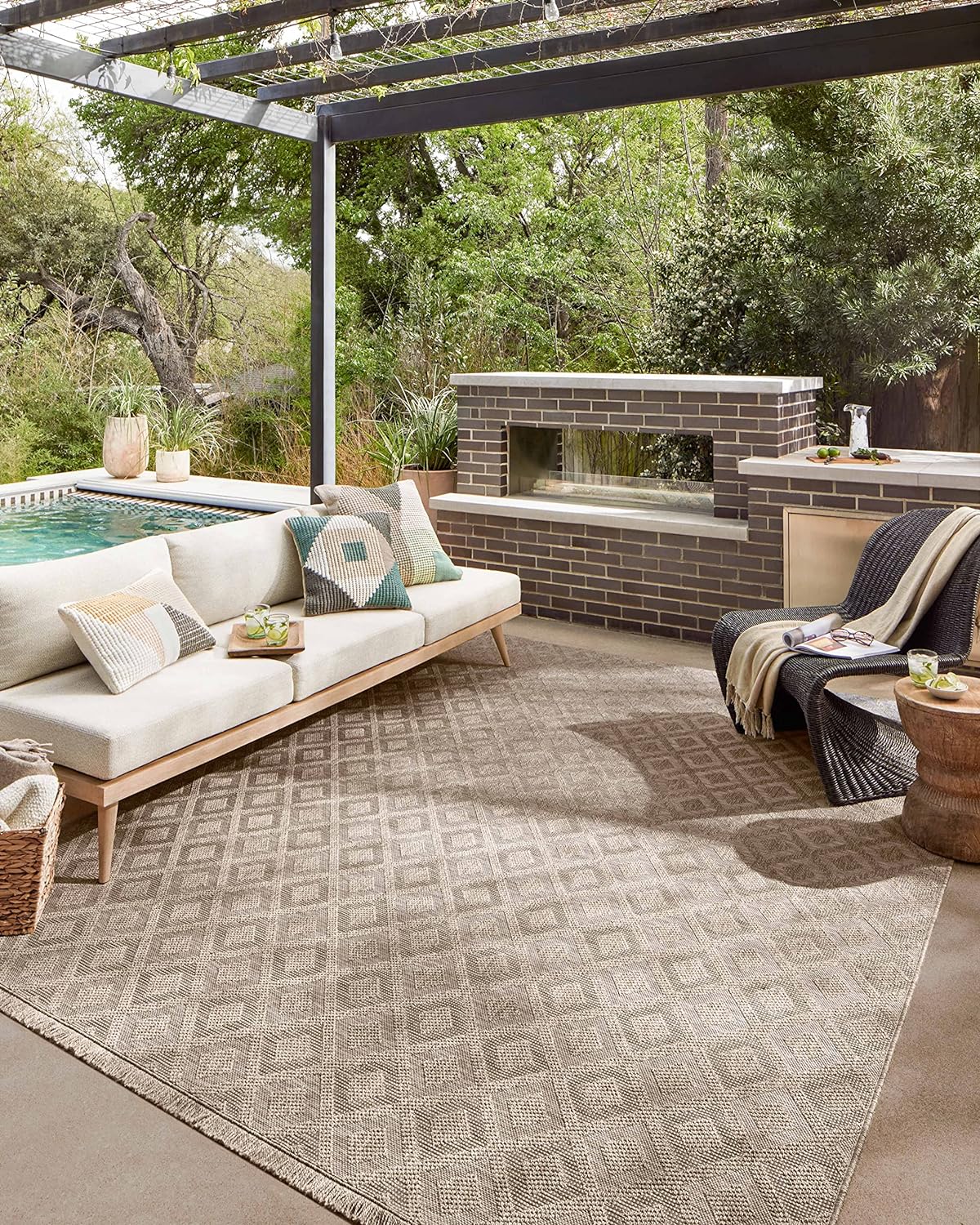 Loloi Dawn Collection Indoor/Outdoor DAW-07 Light Brown 7'-8" x 10' Area Rug